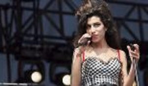 Unreleased Amy Winehouse Demo 'My Own Way' Surfaces | Billboard News
