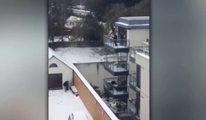 Bataille de boules de neige avec la police en Irlande !