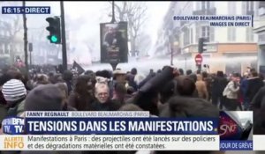 Tensions dans la manifestation à Paris, les forces de l'ordre utilisent des canons à eau