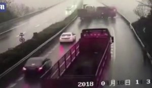 Dramatique : un chauffeur routier fait un demi-tour sur l'autoroute et provoque le pire!