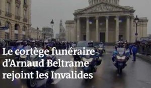 Hommage national : le cortège funéraire d’Arnaud Beltrame rejoint les Invalides