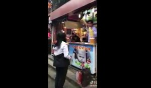 Cette femme se venge d'un vendeur de glaces qui se moque d'elle !