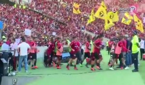 Les fans de Flamengo mettent le feu au Maracana… pour un entraînement