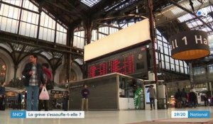 Grève à la SNCF: la mobilisation des cheminots s'essouffle-t-elle ?