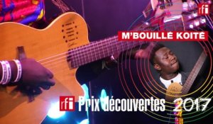 M'Bouillé Koité interprète "Dindin Nana" en live