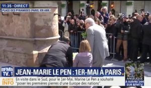 À Paris, Jean-Marie Le Pen dépose une gerbe de fleurs devant la statue de Jeanne d’Arc