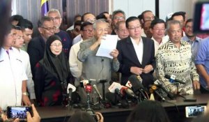 Malaisie: victoire historique de l'opposition de Mahathir