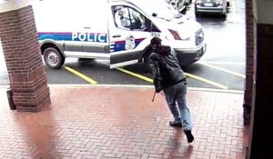 Un piéton aide la police à attraper un voleur avec un croche-pied !