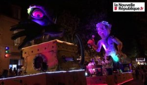 VIDEO. Parthenay : la cavalcade nocturne illumine la Pentecôte