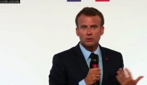 Plan "banlieues" : Emmanuel Macron évoque "deux mâles blancs"
