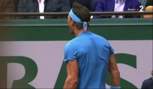 Roland-Garros : Nadal et le fameux coup du lasso !