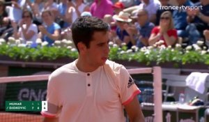 Roland-Garros : Dos au filet, Munar fusille Djokovic !