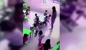 Une employée d’une crèche fait une mauvaise blague à une enfant