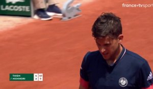 Roland-Garros 2018 : Thiem lâche son revers et prend le large