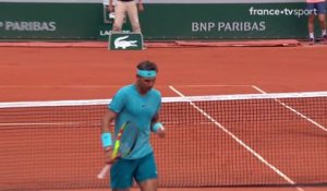 Roland-Garros : Rafael Nadal s'amuse au filet face à Marterer !