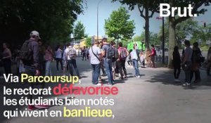 Parcoursup : les bacheliers des banlieues défavorisés par rapport aux bacheliers parisiens, pourtant moins bien notés ? Explications.