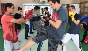 Initiation au kick-boxing avec des élèves de l'IME dès Perrières