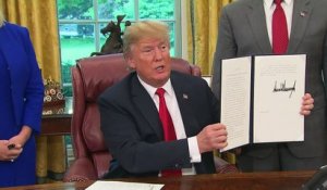 Trump signe un décret pour éviter les séparations de familles