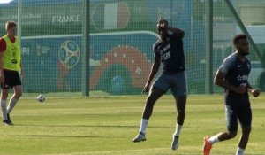 Coupe du Monde 2018: En coulisses - Les Bleus déroulent face aux jeunes moscovites