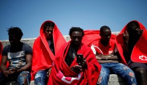 Espagne : des centaines de migrants secourus