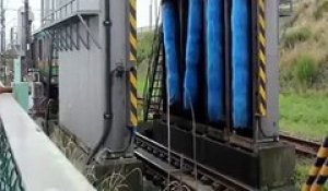 Comment nettoyer un train dans l'occident et en Inde
