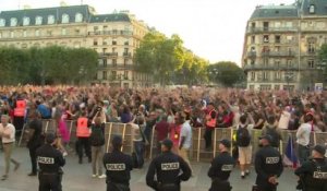France-Belgique: l’explosion de joie devant l’écran géant à Paris lors du but d’Umtiti 