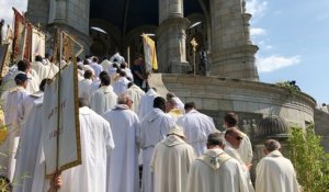 Communion au Pardon de Saint-Anne-d’Auray