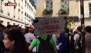 Affaire Benalla: 150 manifestants pour "aller chercher Macron"