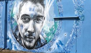 Des graffeurs créent une fresque hommage à leur ami disparu