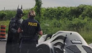 Batman arrêté par la police (Canada)