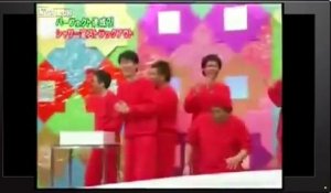 Jeu TV japonais WTF : les candidats doivent s'unir pour dénuder l'hôtesse