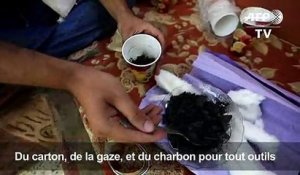 A Idleb, un Syrien fabrique des masques à gaz artisanaux