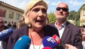 Marine Le Pen huée dans un village varois