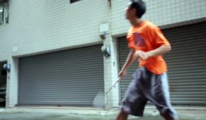 Jouer au badminton contre un typhon