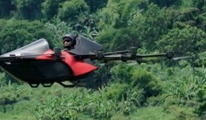 Il crée une voiture volante à l’aide de plusieurs drones