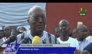 RTB/Le President du Burkina Faso visite la futur usine d’égrenage du coton biologique de la Sofitex