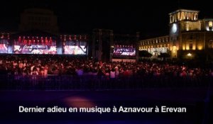 Macron assiste à un concert en hommage à Aznavour à Erevan