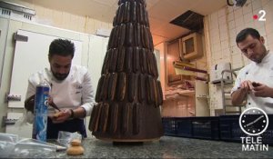 Salon du chocolat : le pari fou d'un pâtissier avec une religieuse de 4 mètres de haut