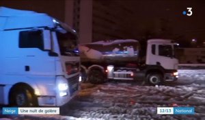 Neige : nuit de galère pour des centaines d'automobilistes