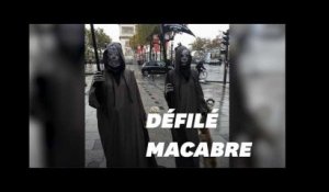 Ces faucheuses défilent sur les Champs-Élysées contre la fourrure