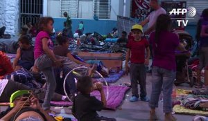 Au Mexique, les petits migrants s'accrochent à leurs jouets