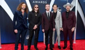 2018 CMAs: Standout Red Carpet Looks | Billboard News