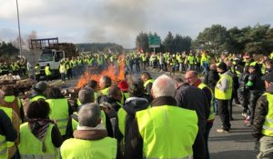 Gilets jaunes : des centaines de manifestants à Kervidanou
