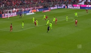 32e j. - Le Bayern bat Hanovre et fonce vers le titre