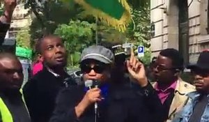 Manifestation devant l’ambassade de Guinée à Paris contre un 3e mandat d’Alpha Condé