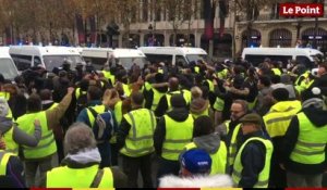 Gilets jaunes : la manifestation dégénère sur les Champs-Elysées