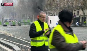Un camion a pris feu sur les Champs-Élysées