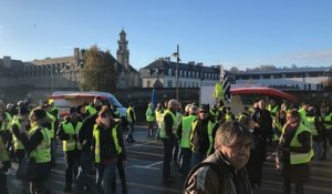 La marche des Gilets jaunes de la ville à la périphérie