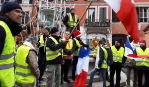 Gilets jaunes : une Marseillaise entonnée place du palais de justice à Chambéry