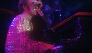 Elton John - Lucy In The Sky With Diamonds